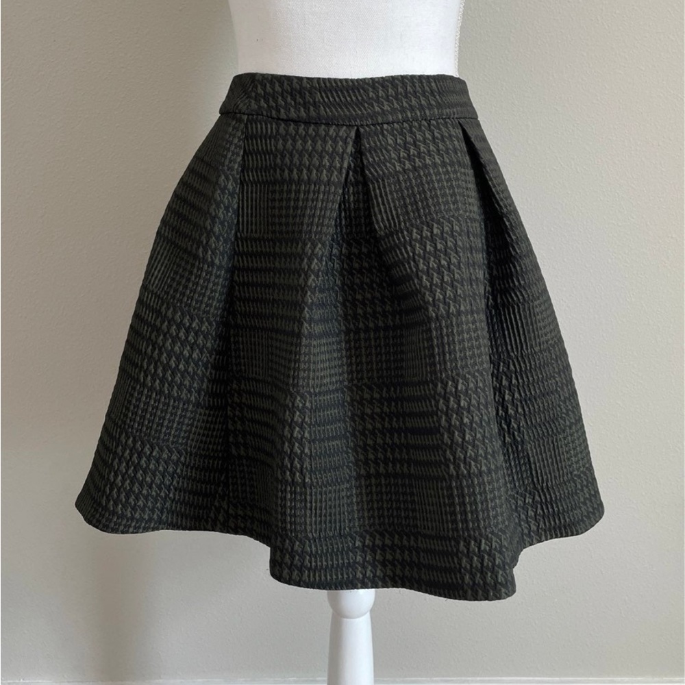 Express Houndstooth Pleated Skirt